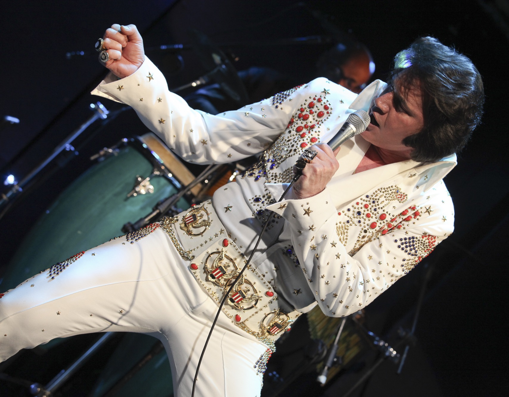 Edson Galhardi em performance intensa
